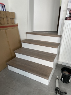 Stair tread Solid smoked Oak with overhang, 20 mm, prime grade, hard waxed oil nature white